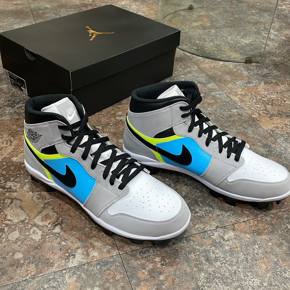 CUSTOM NIKE JORDAN SNEAKERS - Picture 4 of 4